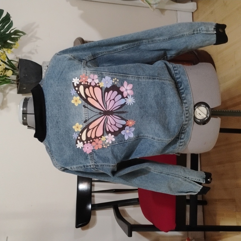 Stylish Blue Denim Jacket Size Med